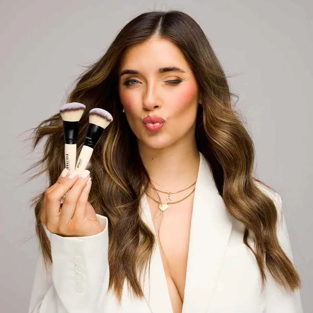 BPerfect Cosmetics Mini Cheek & Contour Brush - Image 3